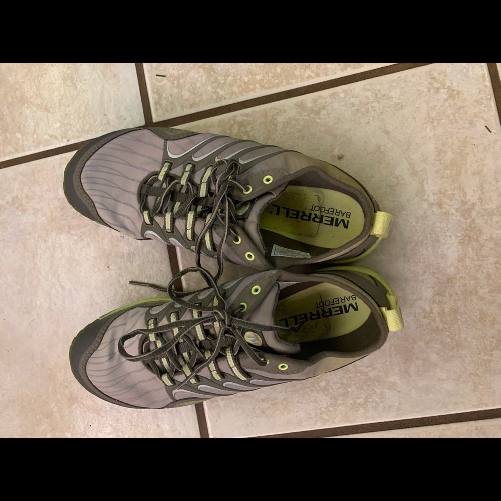 Merrell tennis shoe.